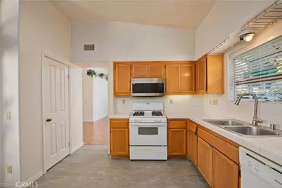 2464 Pleasant Grove Circle, Thousand Oaks, CA 91362 - Photo 13