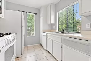 2554 Olive Dr #Apt 8, Palmdale, CA 93550 - Photo 11