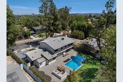 24208 Hatteras, Woodland Hills, CA 91367 - Photo 19
