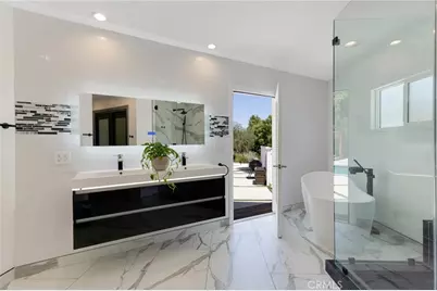 23051 Burbank Boulevard, Woodland Hills, CA 91367 - Photo 19