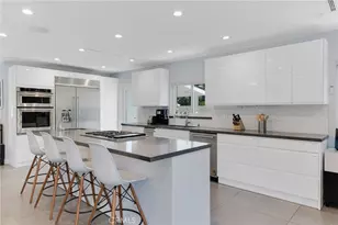 23051 Burbank Blvd, Woodland Hills, CA 91367 - Photo 9