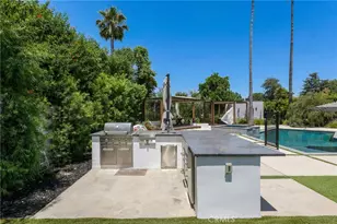 23051 Burbank Blvd, Woodland Hills, CA 91367 - Photo 37