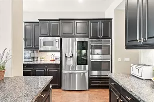 22389 Midtown Ct, Saugus, CA 91350 - Photo 13