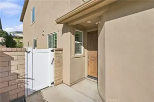 22389 Midtown Ct, Saugus, CA 91350 - Photo 25