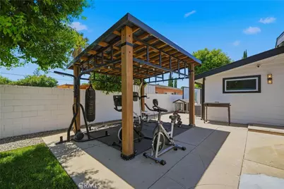 9400 Encino Avenue, Northridge, CA 91325 - Photo 37
