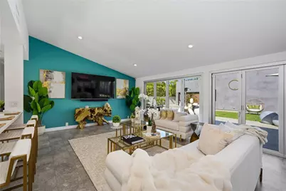 9400 Encino Avenue, Northridge, CA 91325 - Photo 11