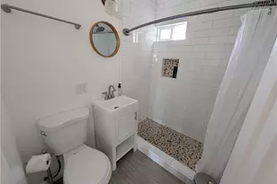 23130 Victory, Woodland Hills, CA 91367 - Photo 21