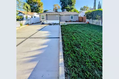 23130 Victory, Woodland Hills, CA 91367 - Photo 3