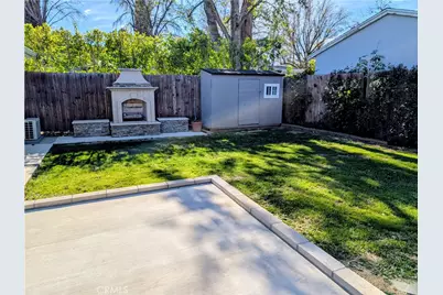 23130 Victory, Woodland Hills, CA 91367 - Photo 23
