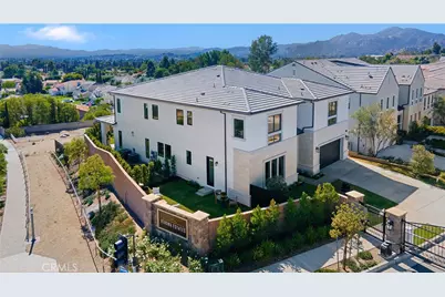 20500 Edgewood Court, Chatsworth, CA 91311 - Photo 3