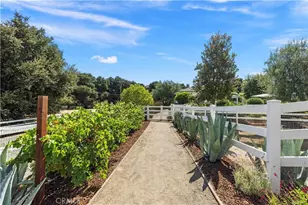 26185 Ravenhill Rd, Canyon Country, CA 91387 - Photo 33