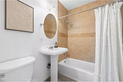 17621 Collins Street, Encino, CA 91316 - Photo 15