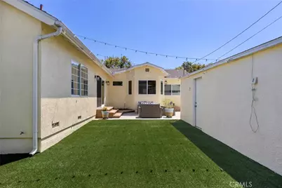17621 Collins Street, Encino, CA 91316 - Photo 23