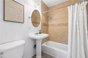 17621 Collins St, Encino, CA 91316 - Photo 15