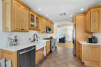 17621 Collins Street, Encino, CA 91316 - Photo 7