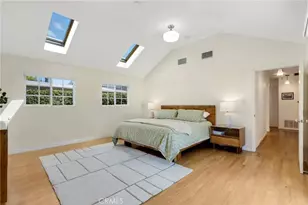 17621 Collins St, Encino, CA 91316 - Photo 9