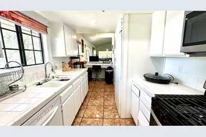6545 Reseda Boulevard #24, Reseda, CA 91335 - Photo 11