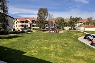 27979 Sarabande Ln, Canyon Country, CA 91387 - Photo 15