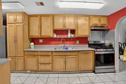 13303 Pierce, Pacoima, CA 91331 - Photo 15