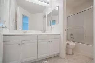 19380 Laroda, Saugus, CA 91350 - Photo 29