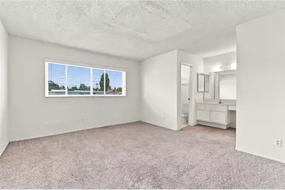 18631 Collins #30, Los Angeles, CA 91356 - Photo 23