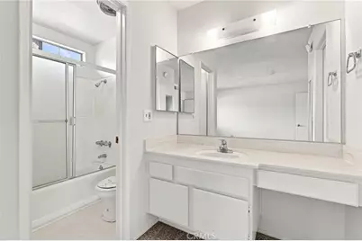 18631 Collins #30, Los Angeles, CA 91356 - Photo 27
