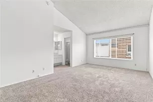18631 Collins, Los Angeles, CA 91356 - Photo 19
