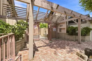 18631 Collins, Los Angeles, CA 91356 - Photo 3