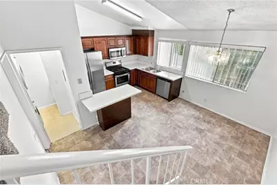 18631 Collins #30, Los Angeles, CA 91356 - Photo 17