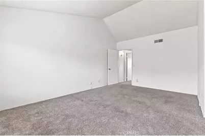 18631 Collins #30, Los Angeles, CA 91356 - Photo 21