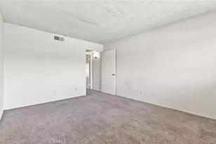 18631 Collins, Los Angeles, CA 91356 - Photo 25