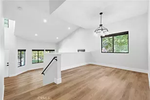 20061 Ave Of The Oaks, Newhall, CA 91321 - Photo 3