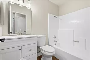 20061 Ave Of The Oaks, Newhall, CA 91321 - Photo 23
