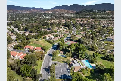 20061 Avenue Of The Oaks, Newhall, CA 91321 - Photo 35