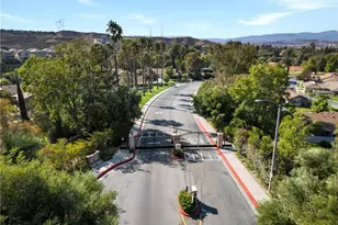 20061 Ave Of The Oaks, Newhall, CA 91321 - Photo 39