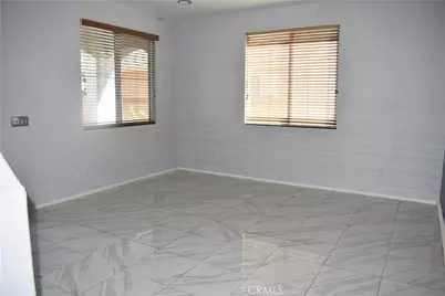 43033 Carpenter, Lancaster, CA 93535 - Photo 3