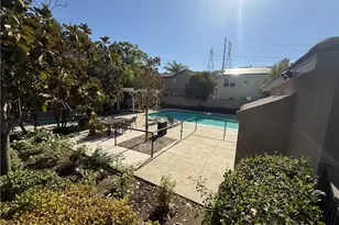 28282 Cedar Ln, Saugus, CA 91350 - Photo 5