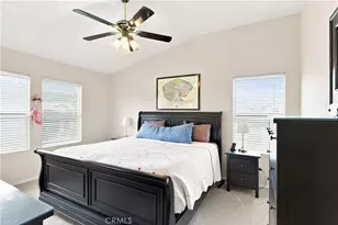 28282 Cedar Ln, Saugus, CA 91350 - Photo 17