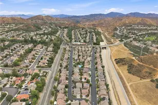 28282 Cedar Ln, Saugus, CA 91350 - Photo 9