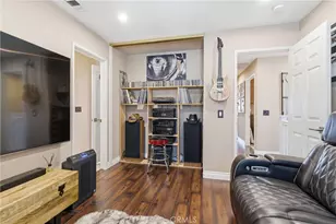 24045 Whitewater Dr, Valencia, CA 91354 - Photo 29