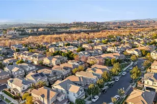 24045 Whitewater Dr, Valencia, CA 91354 - Photo 49