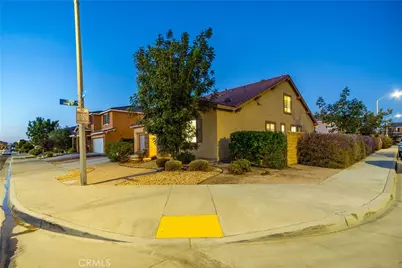 43846 Catsue, Lancaster, CA 93536 - Photo 3