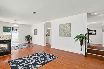 18334 Keswick St., Reseda, CA 91335 - Photo 5