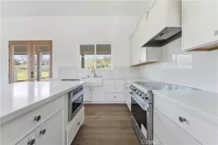 24401 Oaktree Ct, Tehachapi, CA 93561 - Photo 19