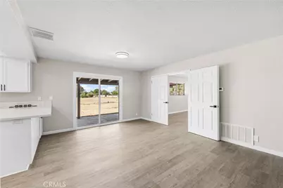 10157 E Avenue R8, Littlerock, CA 93543 - Photo 13