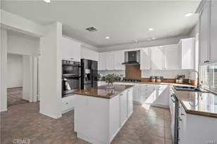 29052 Madrid Pl, Castaic, CA 91384 - Photo 15