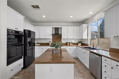 29052 Madrid Place, Castaic, CA 91384 - Photo 45