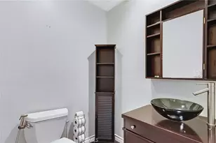 28454 Evergreen, Saugus, CA 91390 - Photo 11