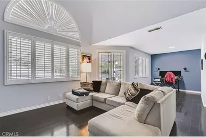 28454 Evergreen, Saugus, CA 91390 - Photo 3