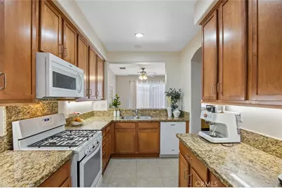 23868 Toscana Dr, Valencia, CA 91354 - Photo 7